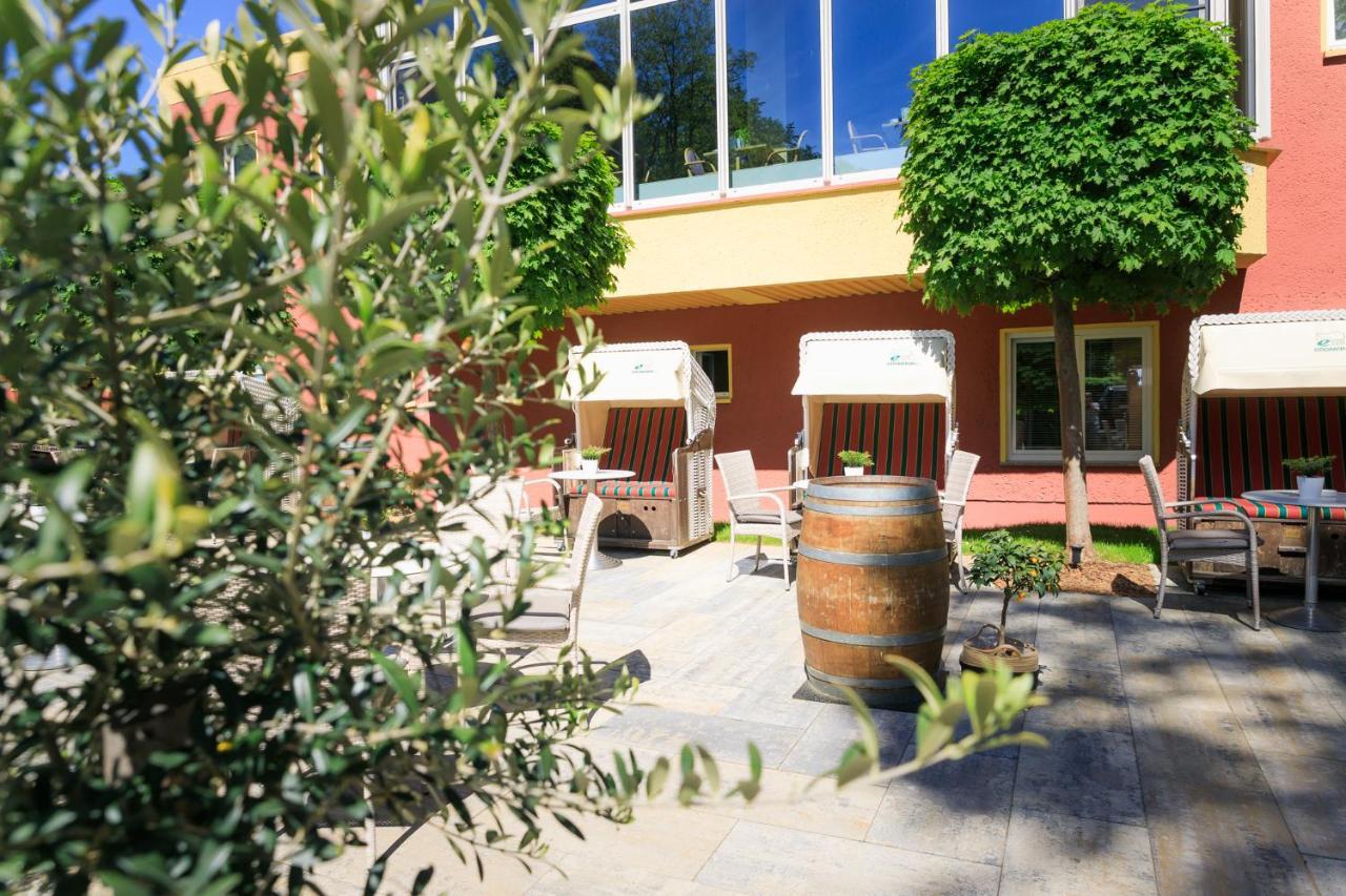 Wald Und Hotel